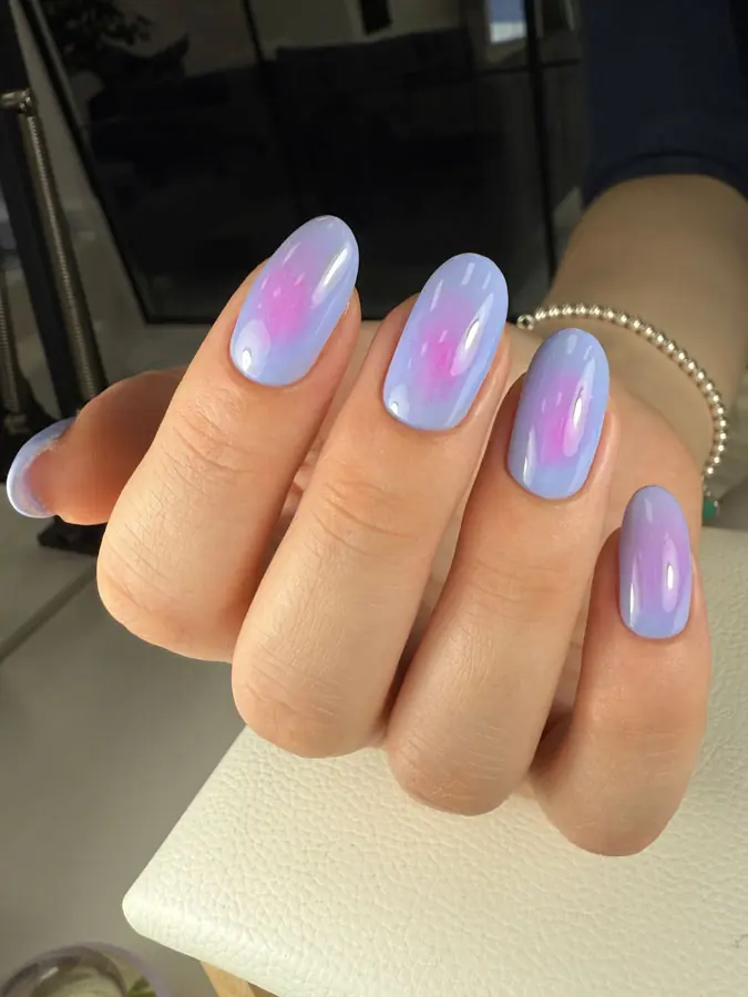 Gel manicure with design by Aia