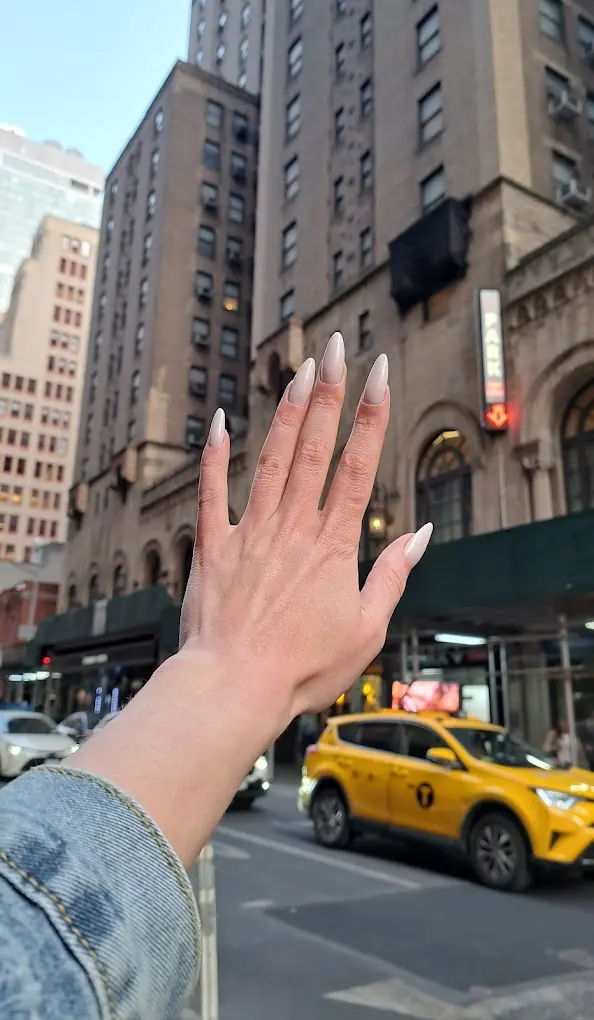 Sample Gel-X manicure shown as a placeholder for Darya's portfolio