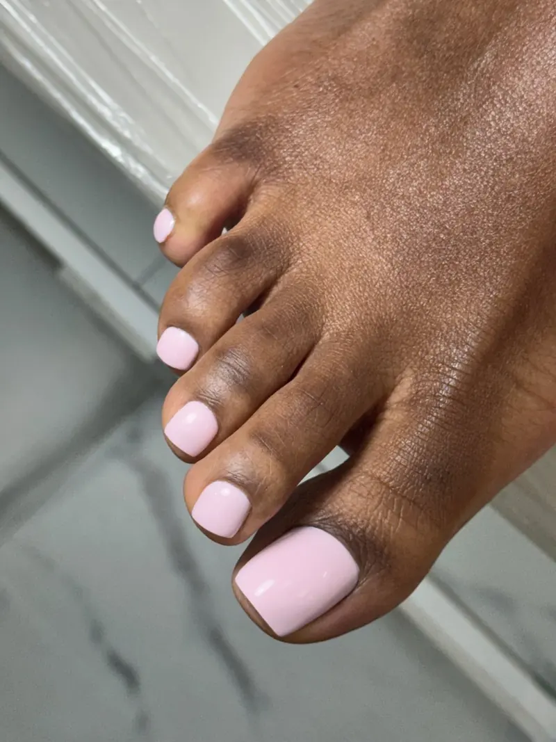 No-polish SMART Pedicure with clean natural toenail contours in NoMad
