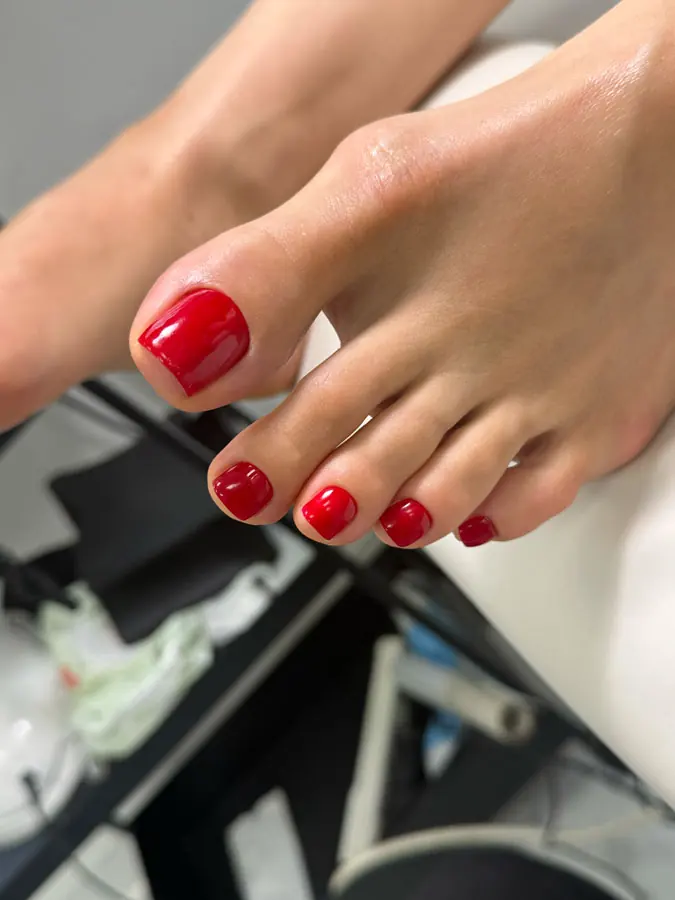 Smart gel pedicure by Julia
